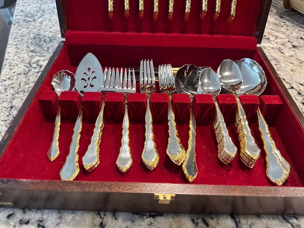 55 Pcs Oneida Community Stainless Golden Royal Flatware Set with Wood Chest - Picture 2 of 5